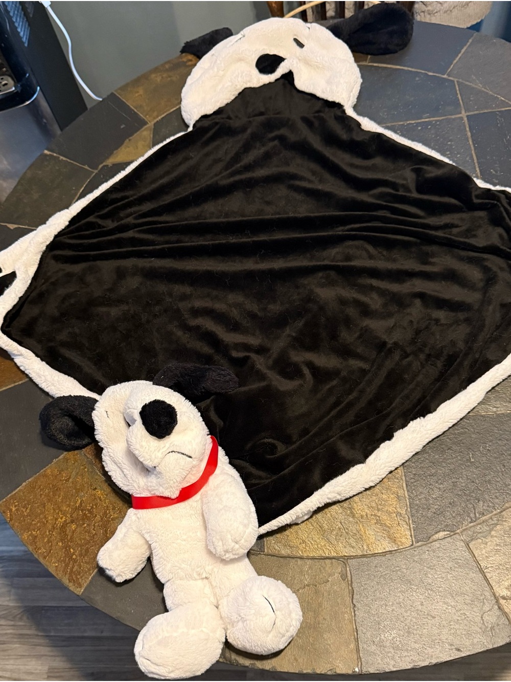 Peanuts Snoopy Plush Hooded Blanket - Black & White with Red Accent